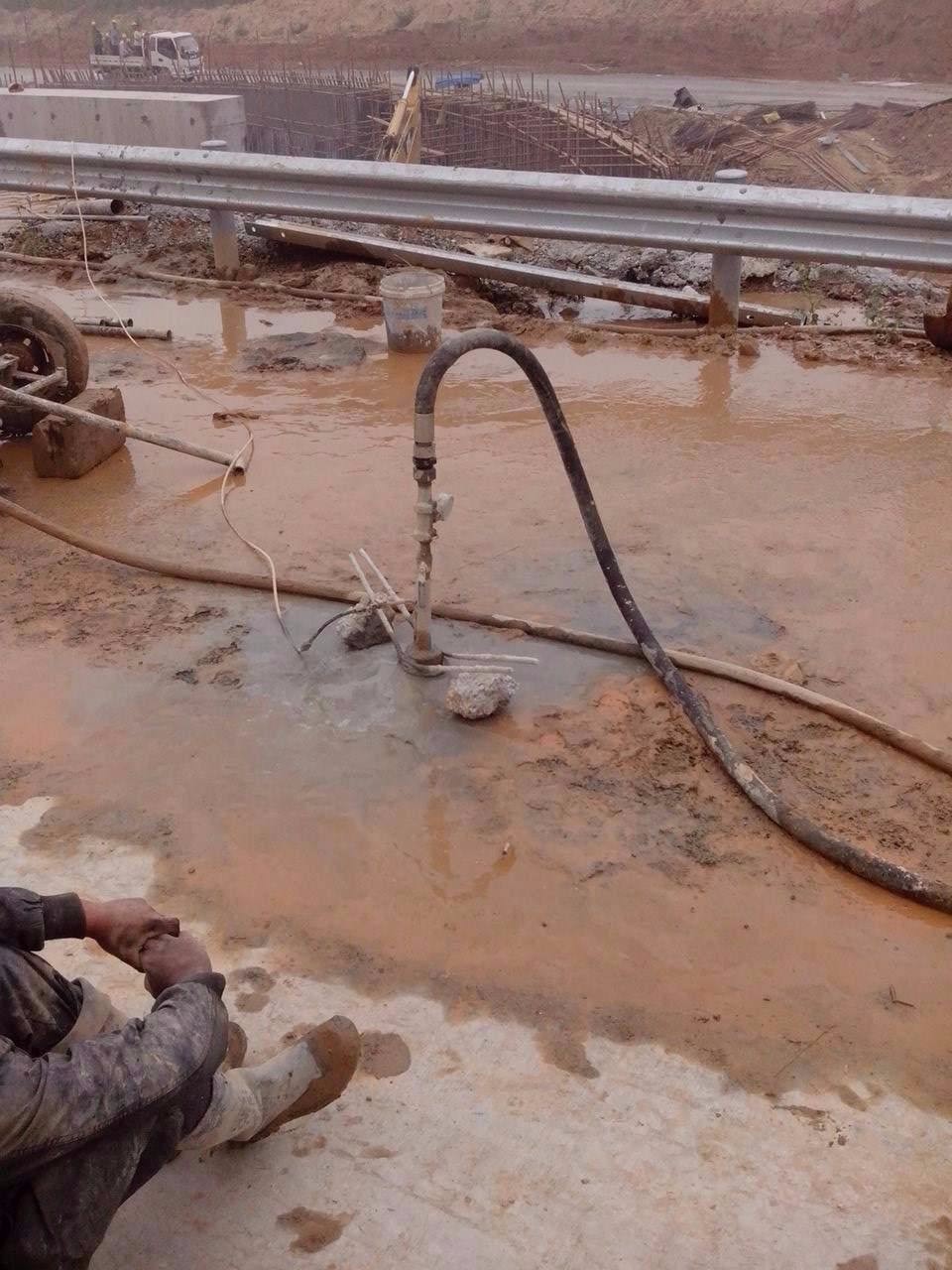 铁山路基压密注浆